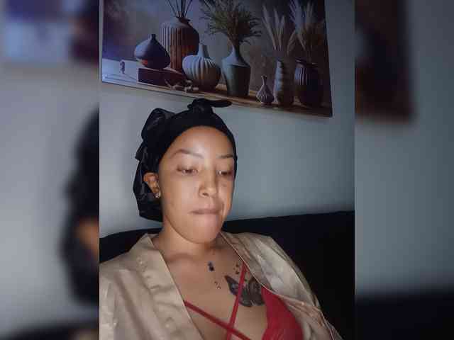 BeautifulGia webcam