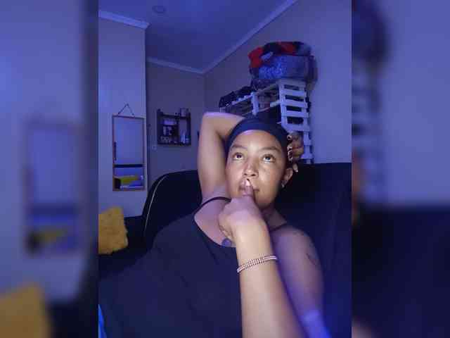 BeautifulGia webcam