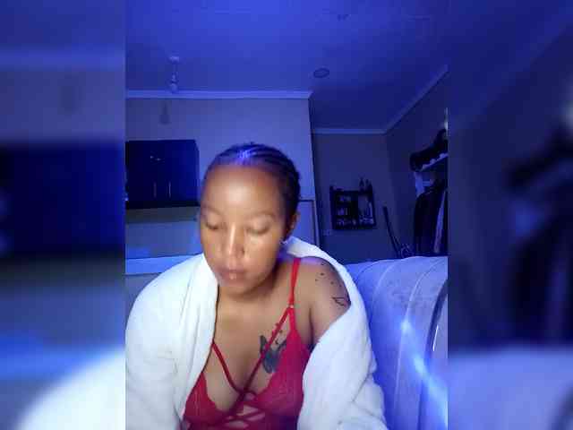 BeautifulGia webcam