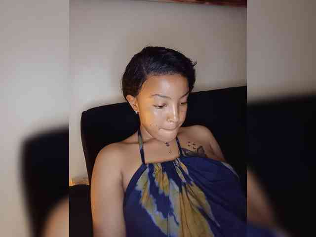 BeautifulGia webcam