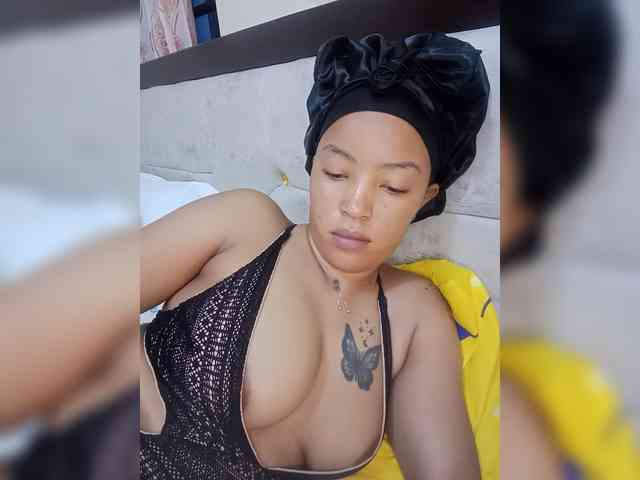 BeautifulGia webcam