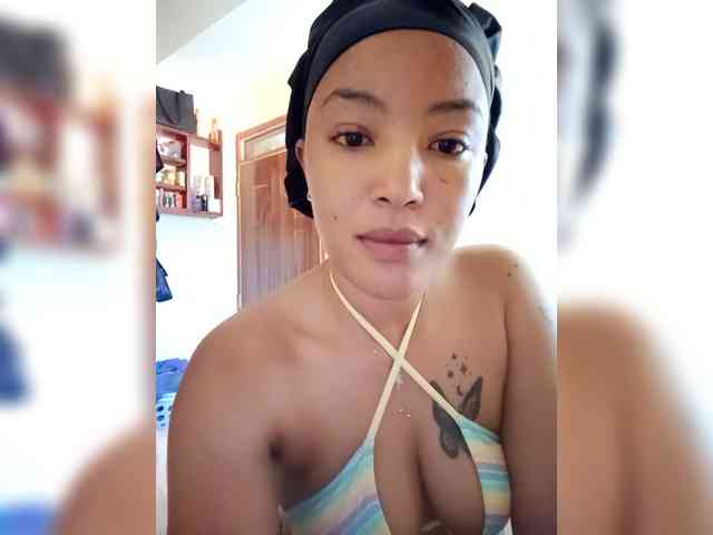BeautifulGia webcam