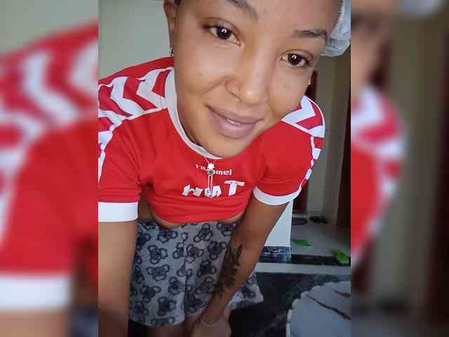 BeautifulGia webcam