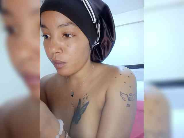 BeautifulGia webcam