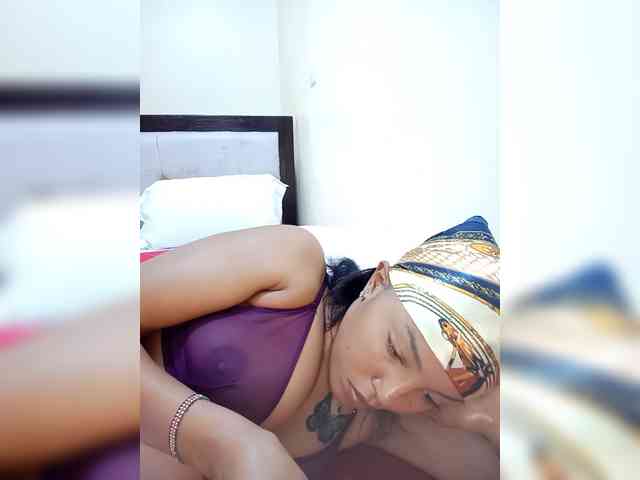 BeautifulGia webcam
