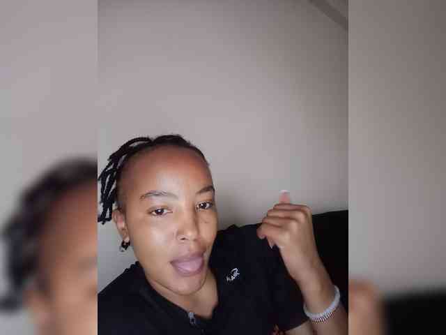 BeautifulGia webcam