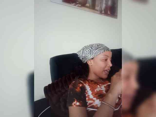 BeautifulGia webcam