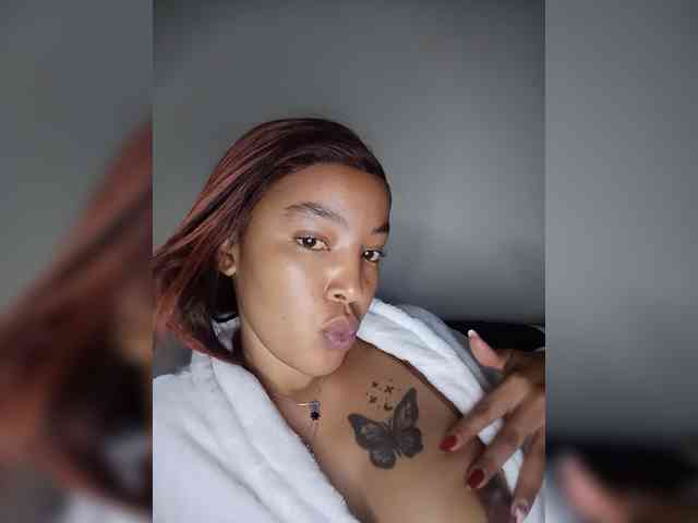 BeautifulGia webcam