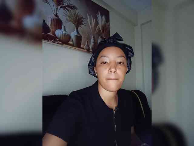 BeautifulGia webcam