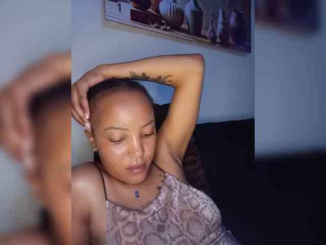 BeautifulGia webcam