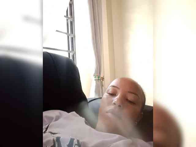 BeautifulGia webcam