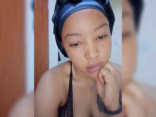 BeautifulGia webcam