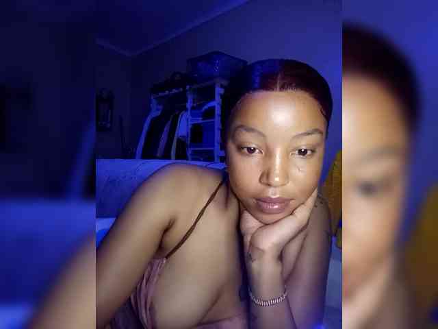 BeautifulGia webcam