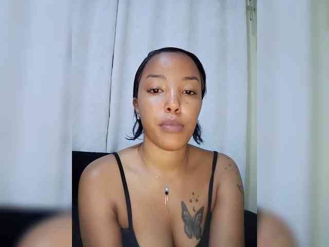BeautifulGia webcam