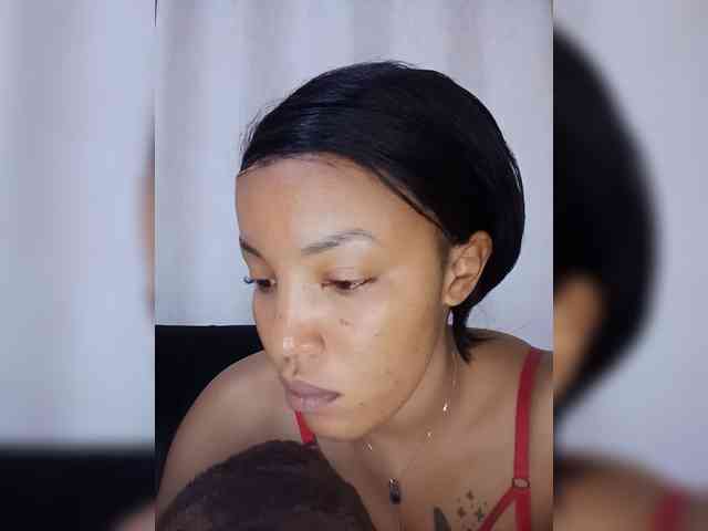 BeautifulGia webcam