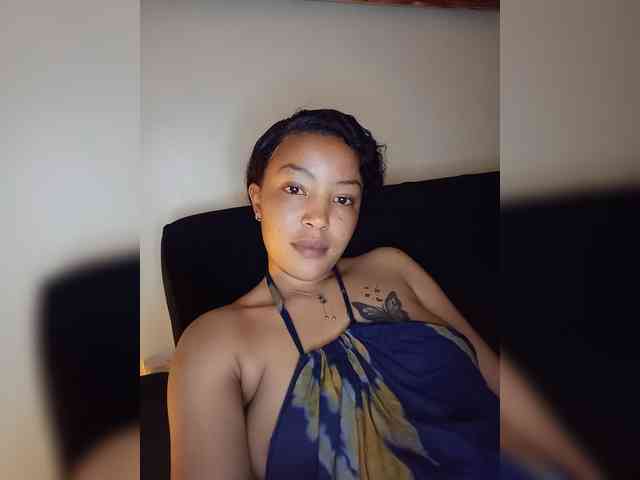 BeautifulGia webcam
