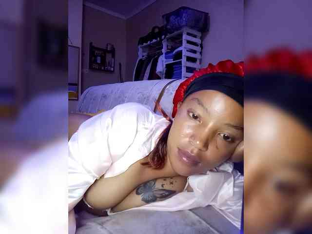 BeautifulGia webcam