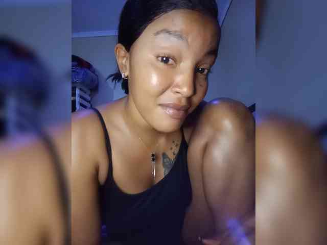 BeautifulGia webcam