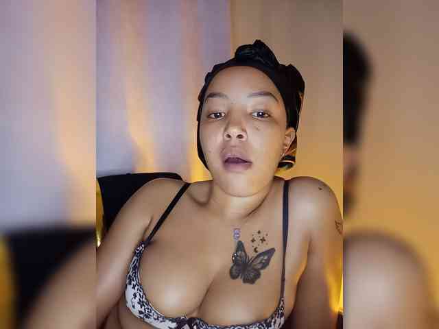 BeautifulGia webcam