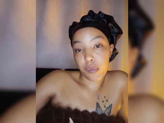 BeautifulGia webcam
