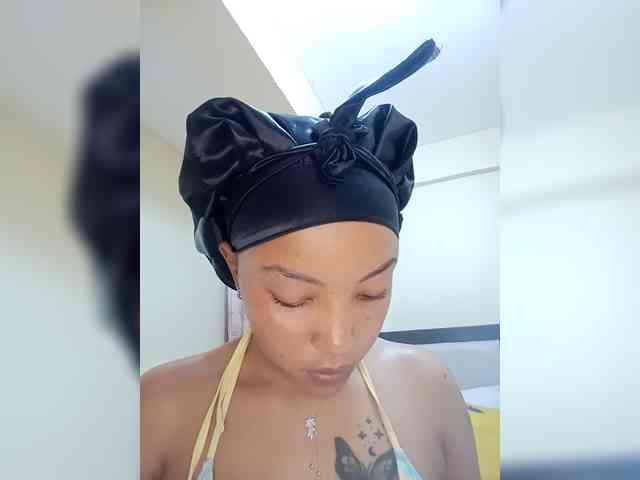 BeautifulGia webcam