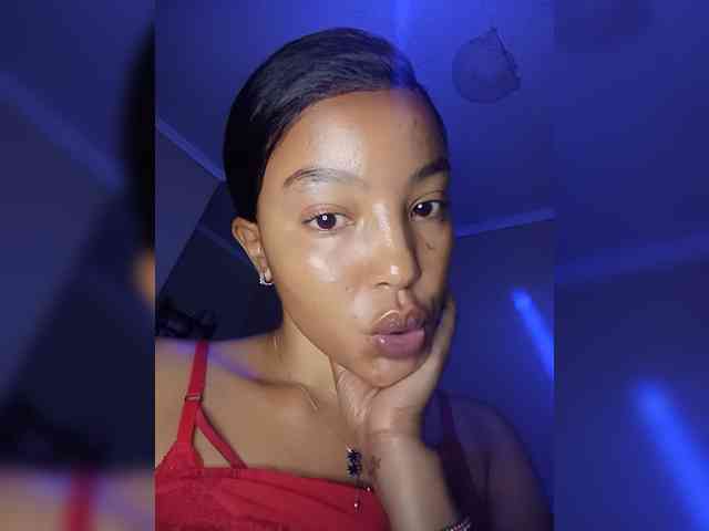 BeautifulGia webcam