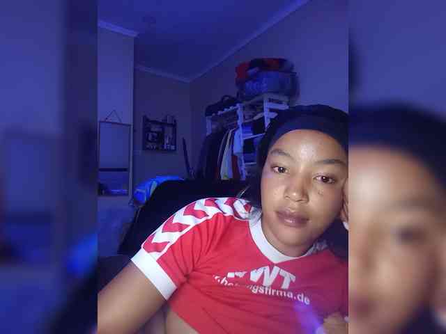 BeautifulGia webcam
