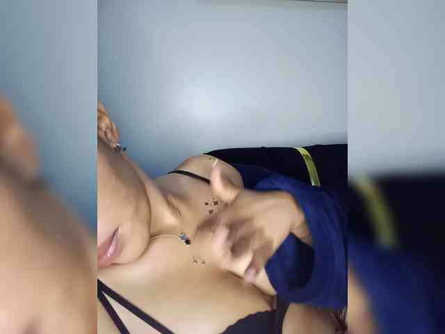 BeautifulGia webcam