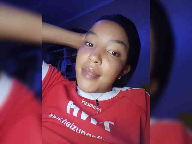 BeautifulGia webcam