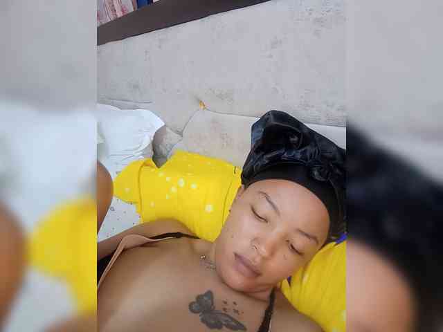 BeautifulGia webcam