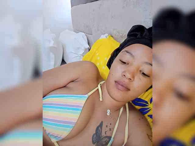 BeautifulGia webcam