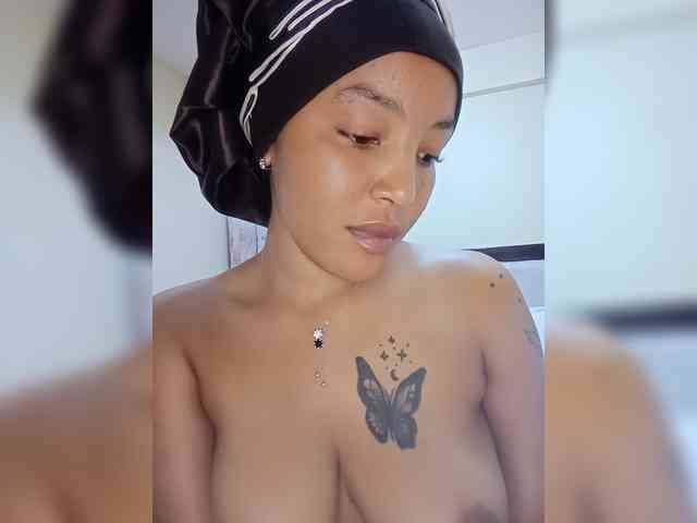 BeautifulGia webcam