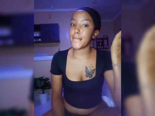 BeautifulGia webcam