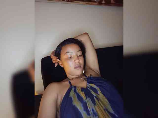 BeautifulGia webcam