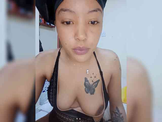 BeautifulGia webcam