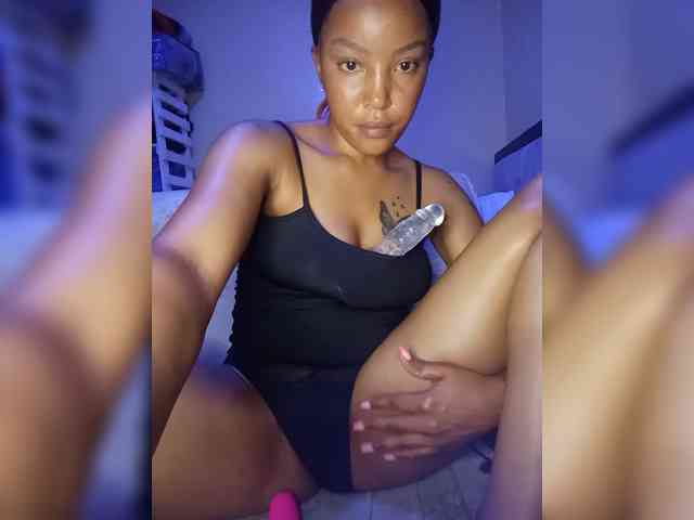 BeautifulGia webcam