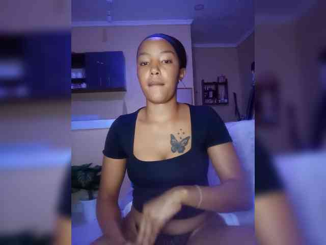 BeautifulGia webcam