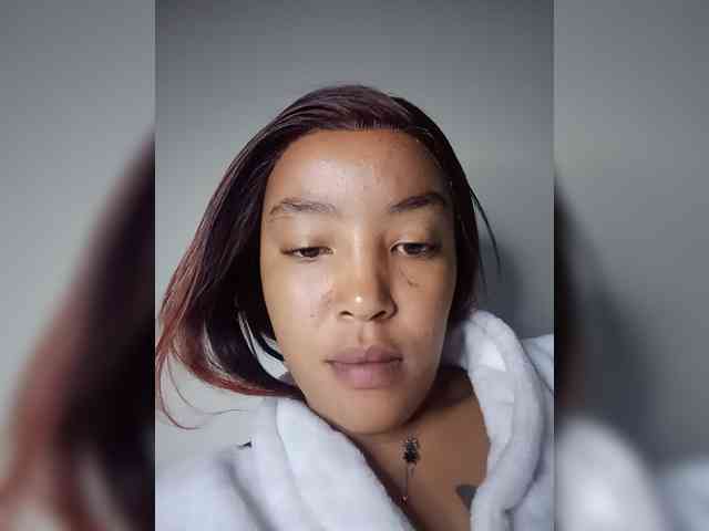 BeautifulGia webcam