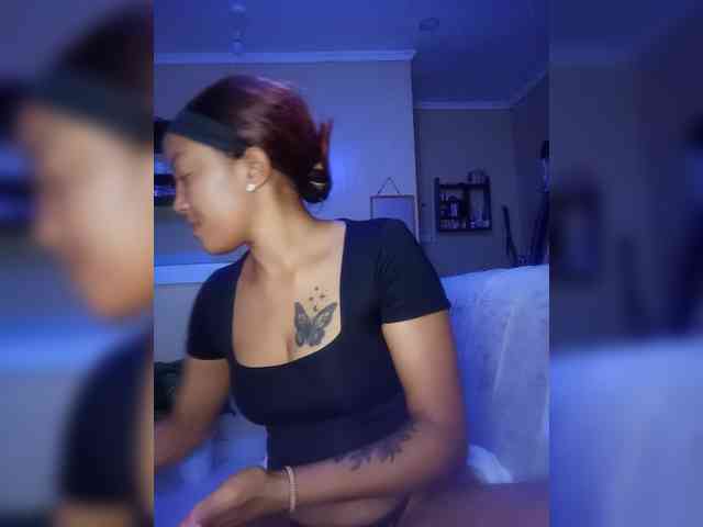 BeautifulGia webcam
