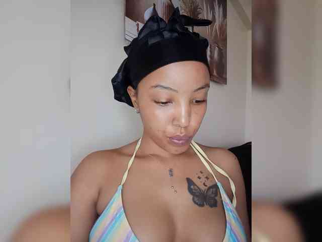 BeautifulGia webcam