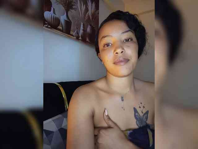 BeautifulGia webcam