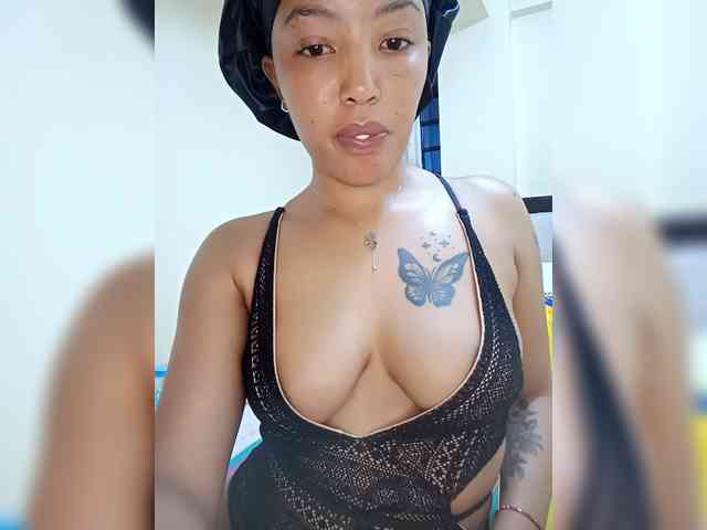 BeautifulGia webcam