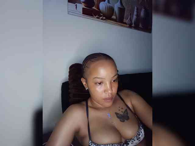 BeautifulGia webcam
