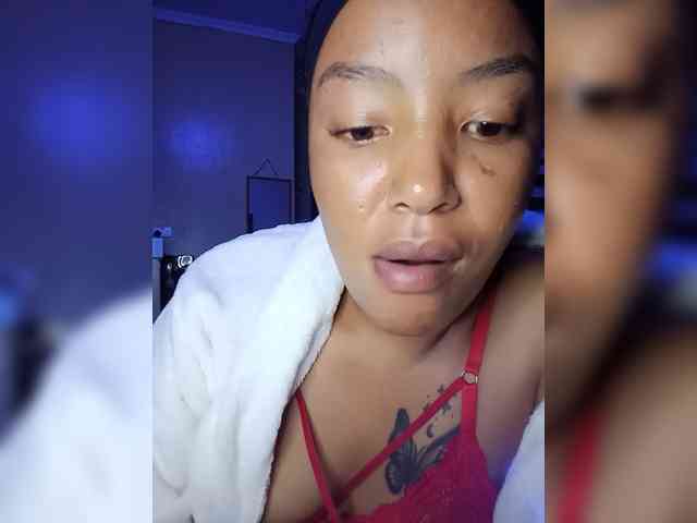 BeautifulGia webcam