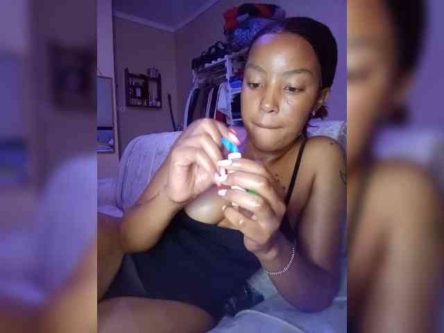BeautifulGia webcam