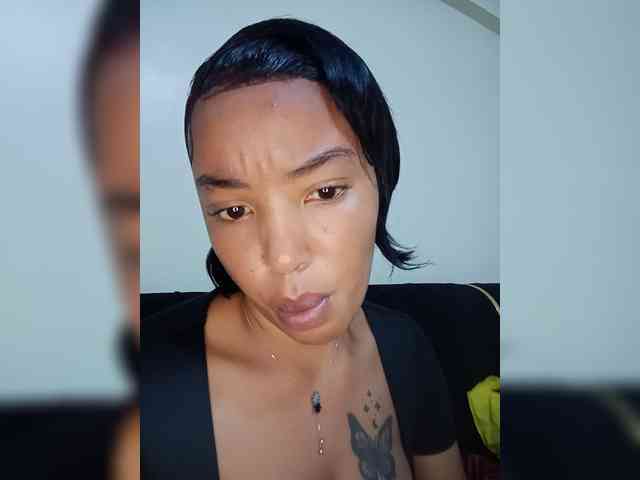 BeautifulGia webcam