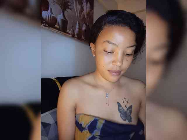 BeautifulGia webcam