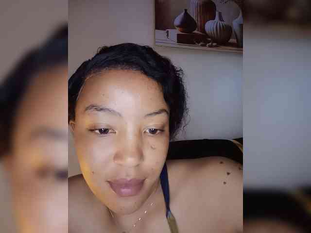 BeautifulGia webcam