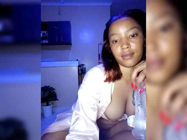 BeautifulGia webcam