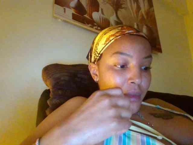 BeautifulGia webcam